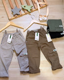 Calça cargo jacaré
